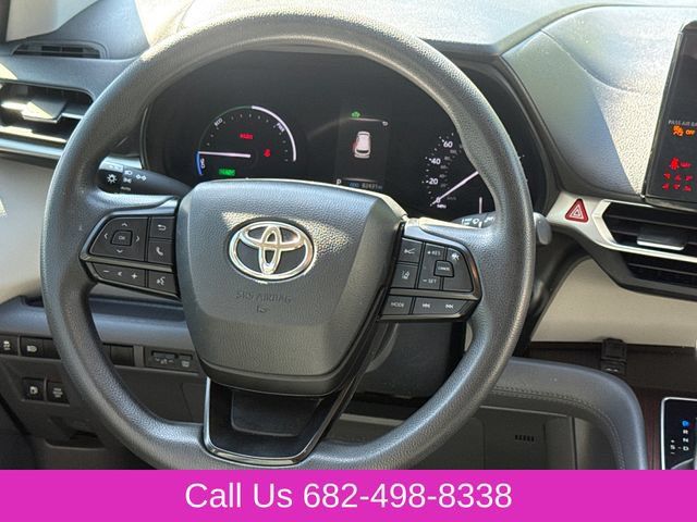 Used 2023 Toyota Sienna LE FWD image 14