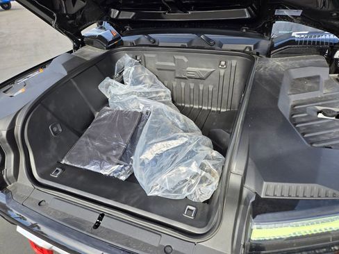 Used 2025 GMC Hummer EV 2X w/ LPO, Sport Package image 16