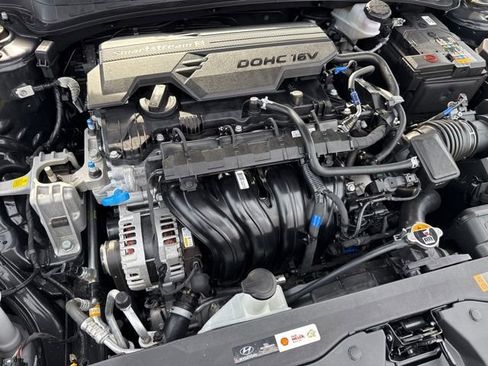 Certified 2025 Hyundai Elantra Sport image 27