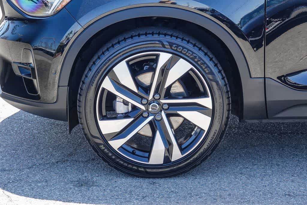 Used 2024 Volvo XC40 B5 Ultimate w/ Protection Package Premier AWD/4WD image 9