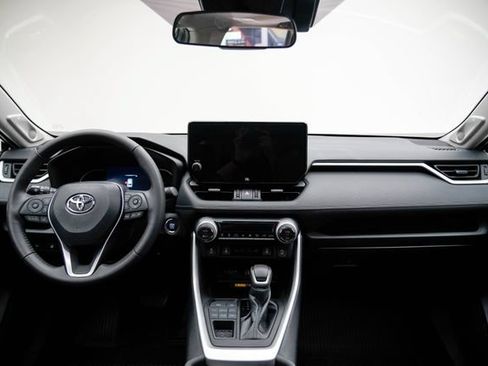 Used 2023 Toyota RAV4 XLE Premium AWD/4WD image 23