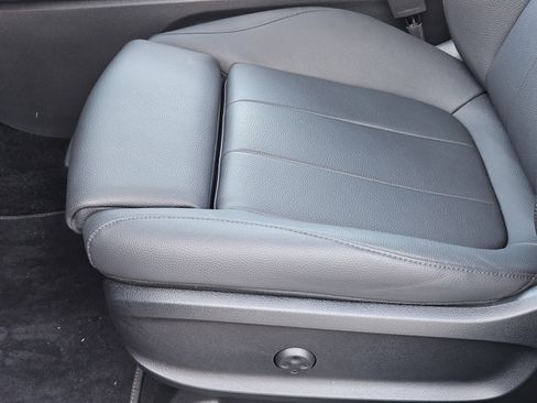 Used 2026 Mercedes-Benz GLB 250 image 23