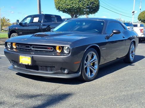 Certified 2022 Dodge Challenger R/T image 3
