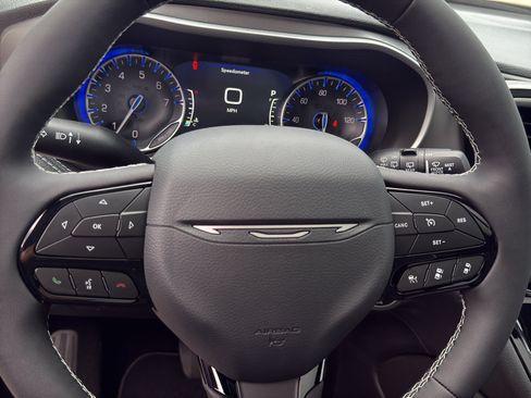 New 2027 Chrysler Pacifica Limited AWD/4WD image 17