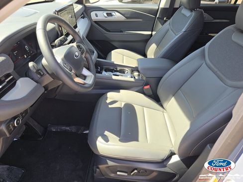 New 2026 Ford Explorer Active w/ Active Comfort Package AWD/4WD image 6