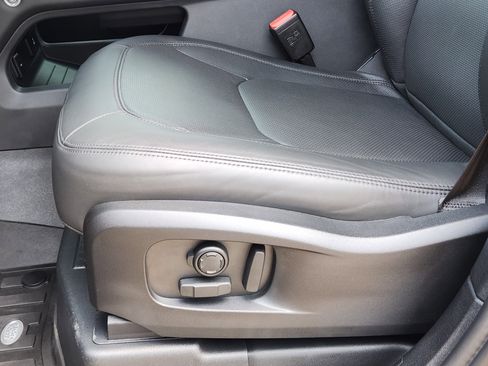 New 2025 Land Rover Defender 110 X-Dynamic SE image 22