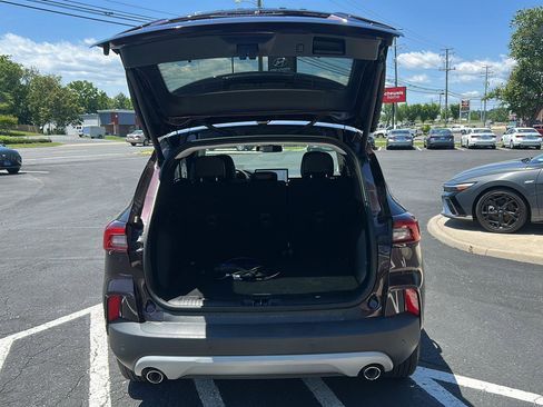 Used 2023 Ford Escape SE w/ PHEV Premium Package FWD image 10