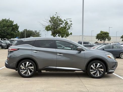 Used 2017 Nissan Murano Platinum w/ Platinum Technology Package FWD image 3