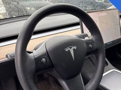 Used 2021 Tesla Model 3 Standard Range Plus image 11