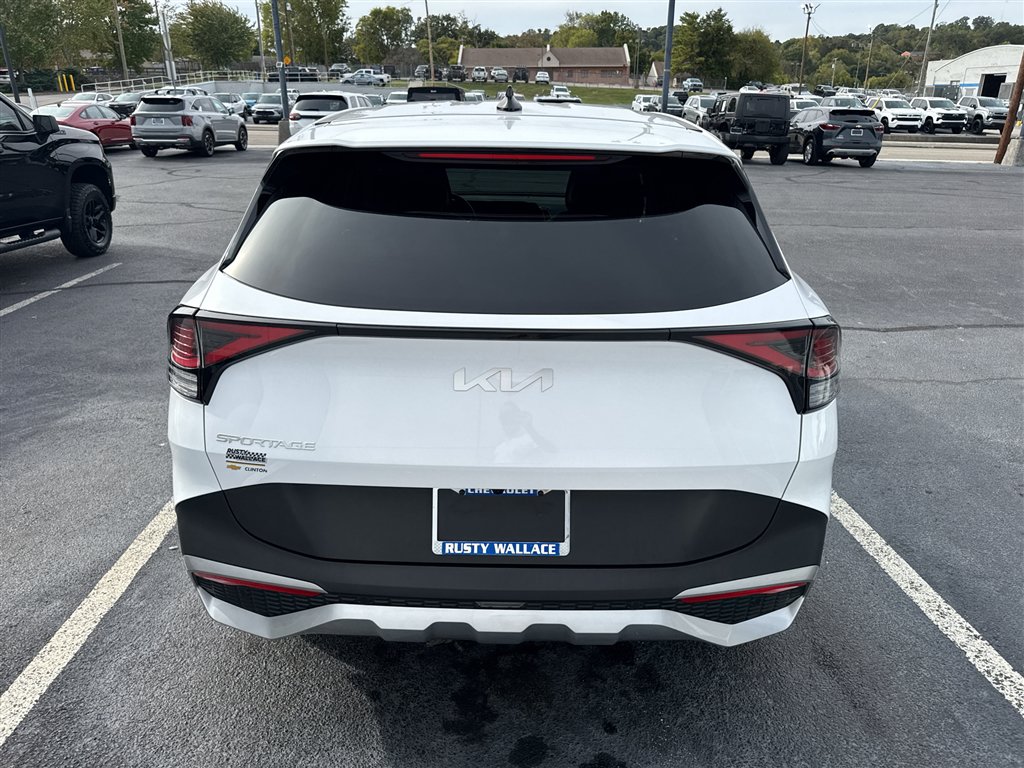 Used 2024 Kia Sportage EX FWD image 4