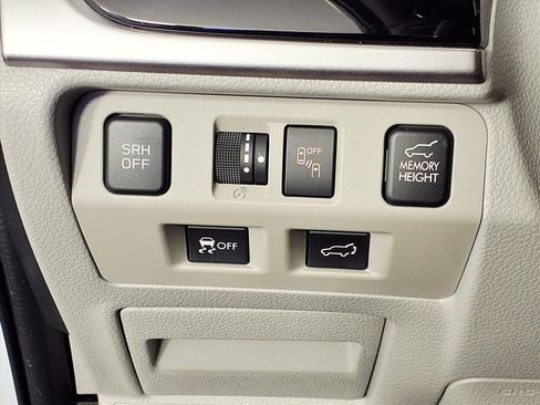 Used 2018 Subaru Forester 2.5i Limited image 16