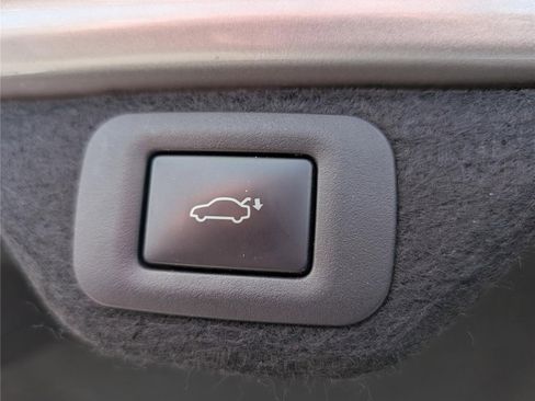 Used 2019 Lexus ES 350 Ultra Luxury w/ Accessory Package image 13