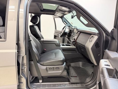 Used 2014 Ford F250 Lariat w/ Lariat Ultimate Package image 31