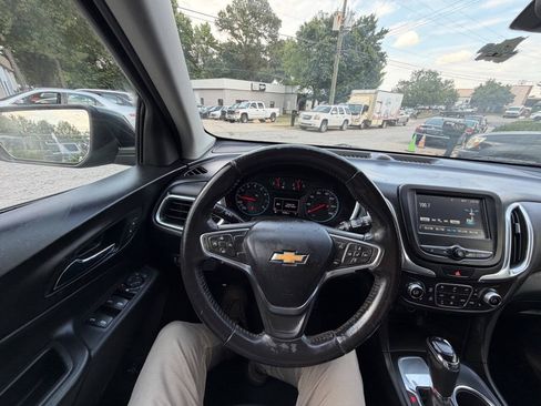 Used 2018 Chevrolet Equinox LT FWD image 11