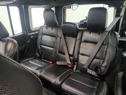 Used 2022 Jeep Wrangler Unlimited Sahara w/ LED Lighting Group image 25