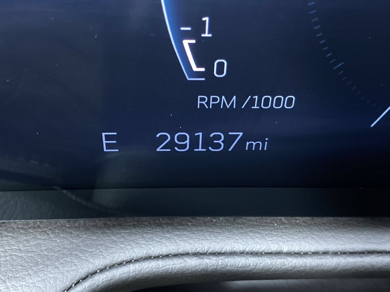 Certified 2024 Cadillac XT4 Premium Luxury AWD/4WD image 4