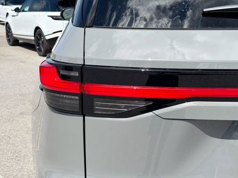 New 2026 Lexus TX 500h AWD image 10