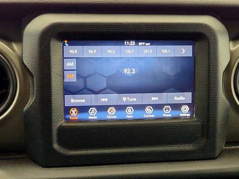 Used 2023 Jeep Gladiator Sport AWD/4WD image 17