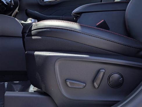 New 2025 Ford Escape ST-Line w/ Equipment Group 301A image 24