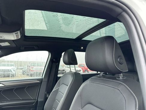 Certified 2023 Volkswagen Tiguan SEL R-Line image 24