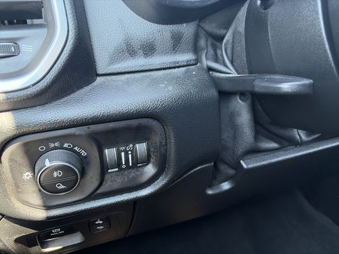 Used 2020 RAM 1500 Laramie AWD/4WD image 23