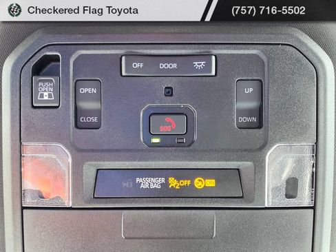 Used 2025 Toyota Tacoma Limited AWD/4WD image 17