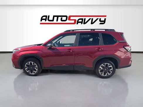 Used 2025 Subaru Forester Premium AWD/4WD image 4