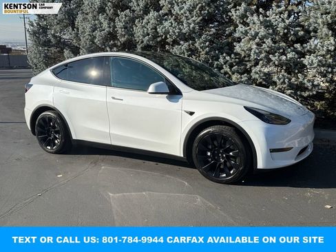 Used 2023 Tesla Model Y Long Range image 11