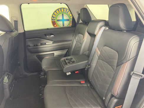 Used 2025 Nissan Pathfinder Platinum w/ Cargo Package AWD/4WD image 18