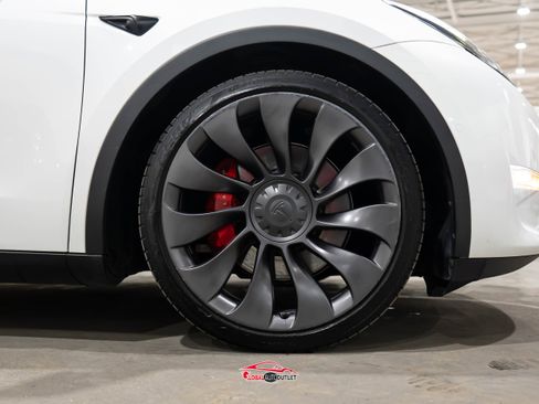 Used 2021 Tesla Model Y Performance image 9