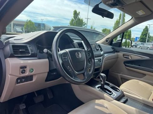 Used 2019 Honda Ridgeline RTL image 17