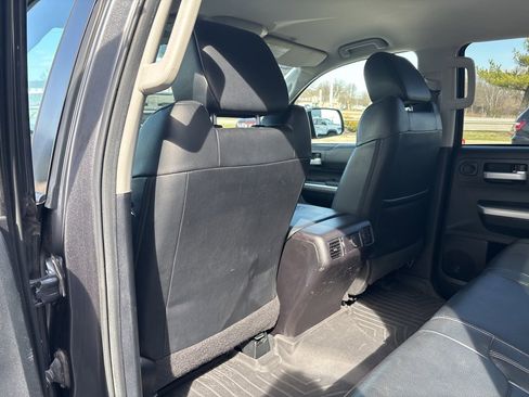 Used 2014 Toyota Tundra Limited w/ Limited Premium Package image 40