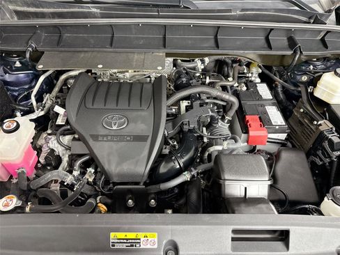 Certified 2023 Toyota Highlander XLE image 50