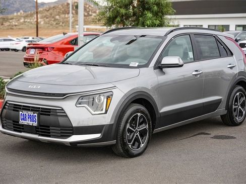 New 2025 Kia Niro EX image 4