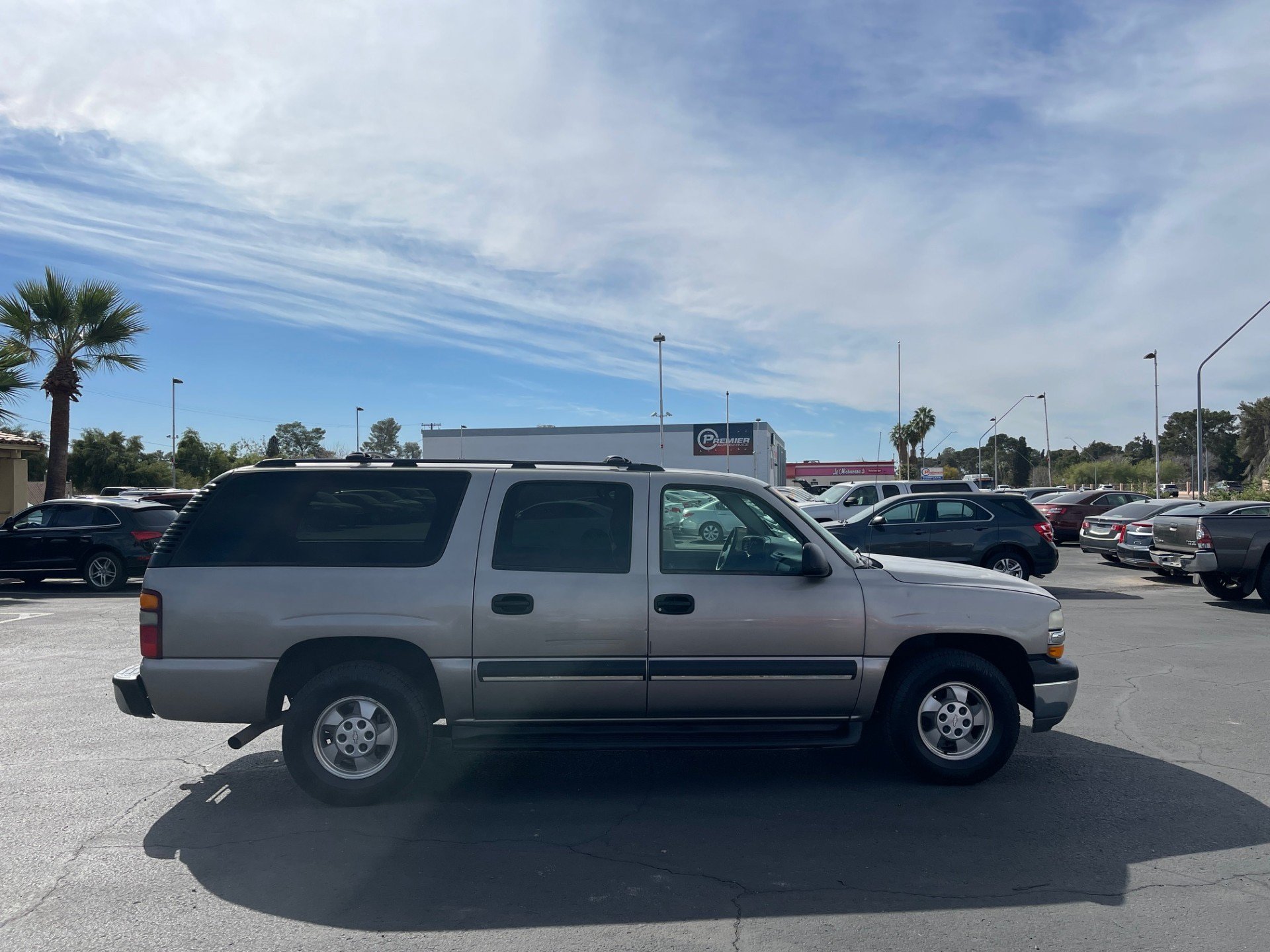 Used 2003 Chevrolet Suburban LS w/ LS Preferred Equipment Group RWD image 6