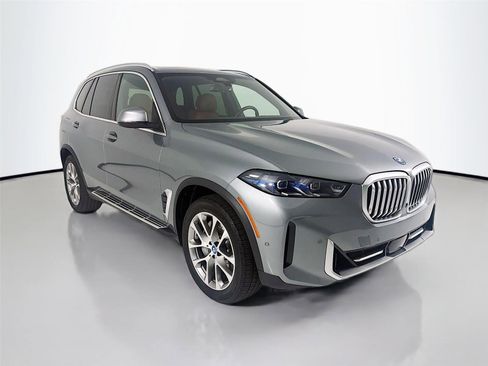 Used 2025 BMW X5 xDrive50e image 28