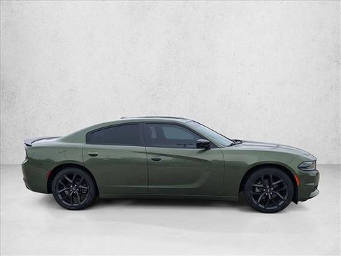 Used 2022 Dodge Charger SXT w/ Blacktop Package RWD image 4