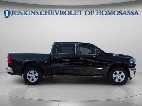 Used 2025 RAM 1500 Big Horn AWD/4WD image 2