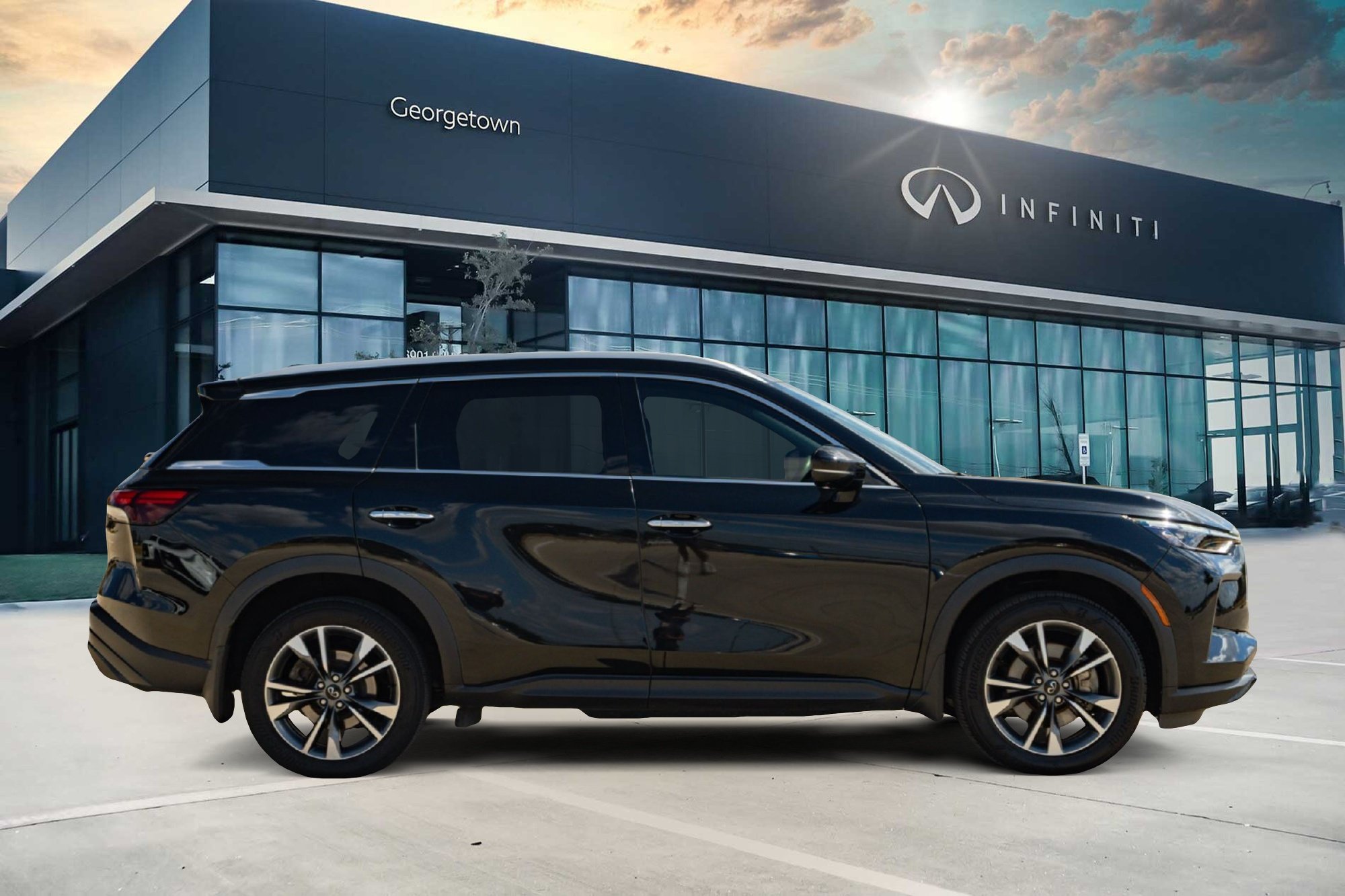 Certified 2023 INFINITI QX60 Luxe w/ Cargo Package FWD image 4