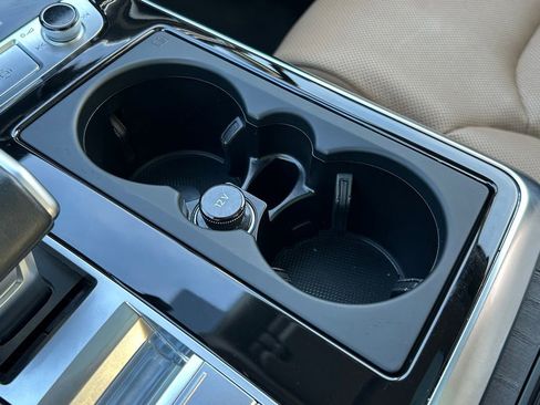 Used 2025 Audi Q7 3.0T Prestige image 41