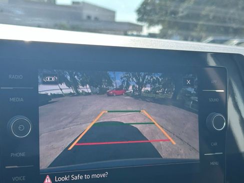 New 2026 Volkswagen Taos SE image 13