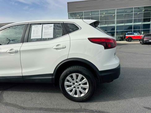 Used 2018 Nissan Rogue Sport S image 4