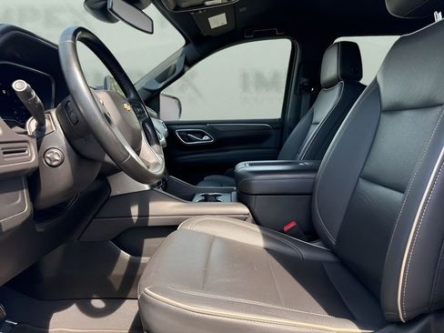 Used 2023 Chevrolet Suburban Premier RWD image 9