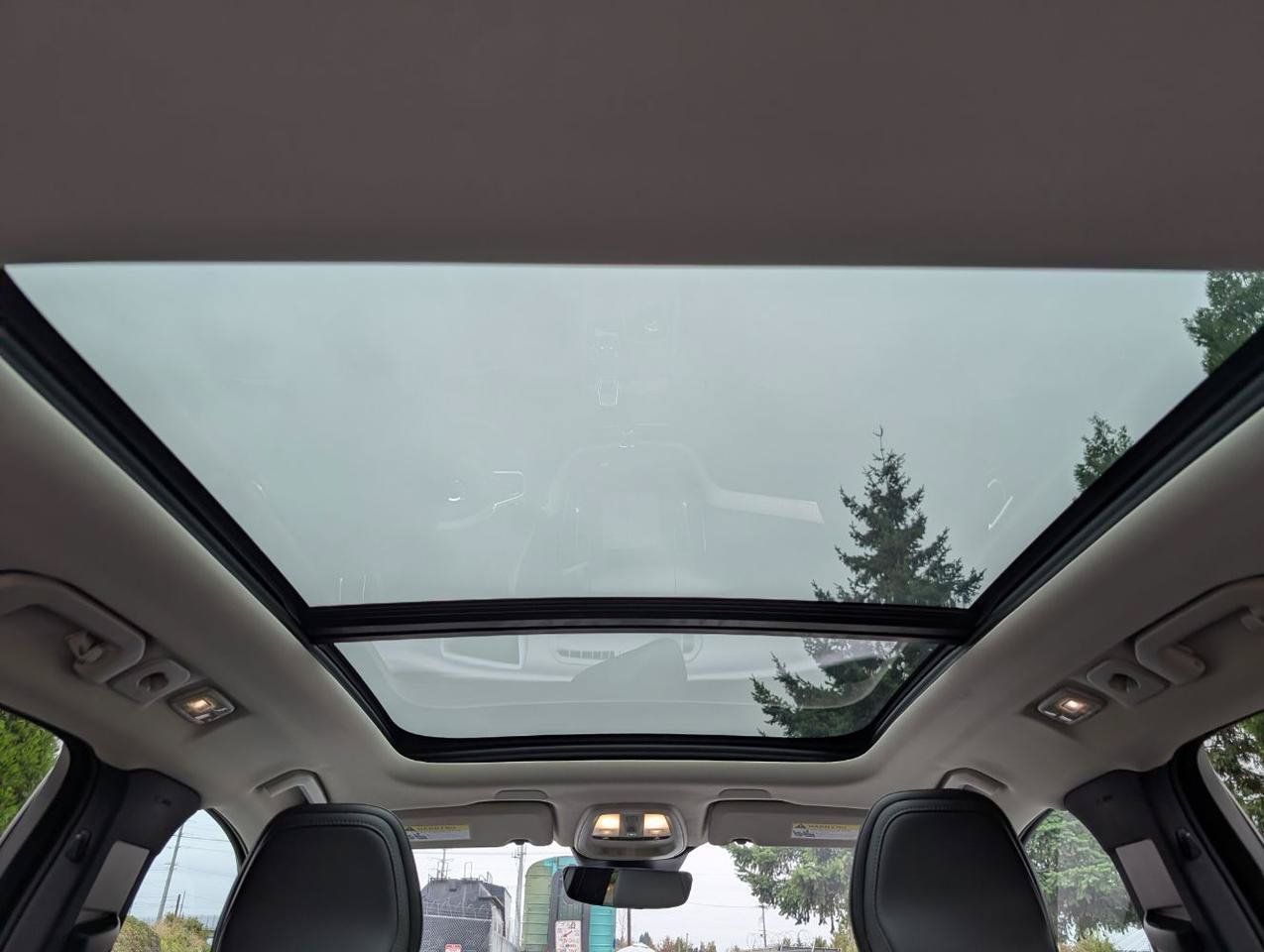 Used 2022 Volvo XC60 T8 Inscription w/ Advanced Package AWD/4WD image 14