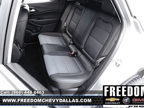 Certified 2025 Chevrolet Trax LT w/ Driver Confidence Package FWD image 9