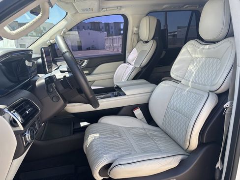 Used 2020 Lincoln Navigator L Black Label w/ Cargo Convenience Package AWD/4WD image 18