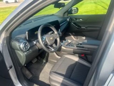 Used 2026 Chevrolet Equinox LT w/ Convenience Package II AWD/4WD image 9