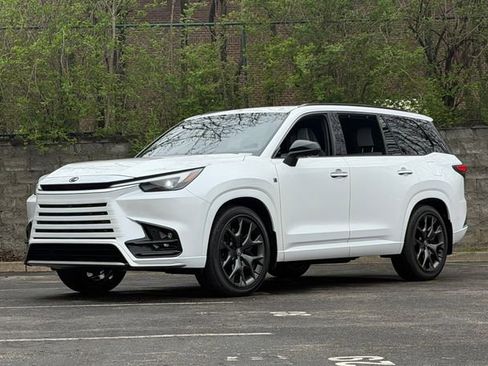 Certified 2026 Lexus TX 500h AWD w/ Technology Package image 7