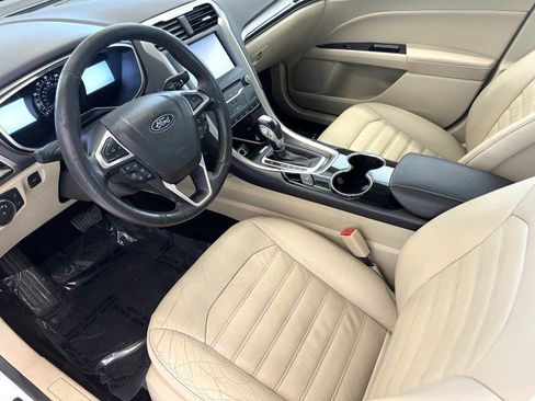 Used 2015 Ford Fusion SE w/ Equipment Group 202A FWD image 11