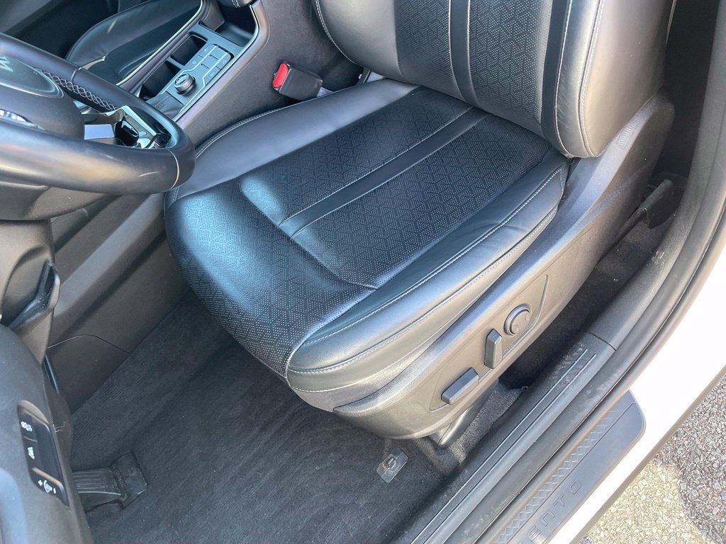 Certified 2023 Kia Sorento S FWD image 24